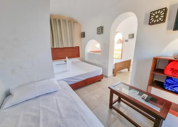 Coral Reefs Otel